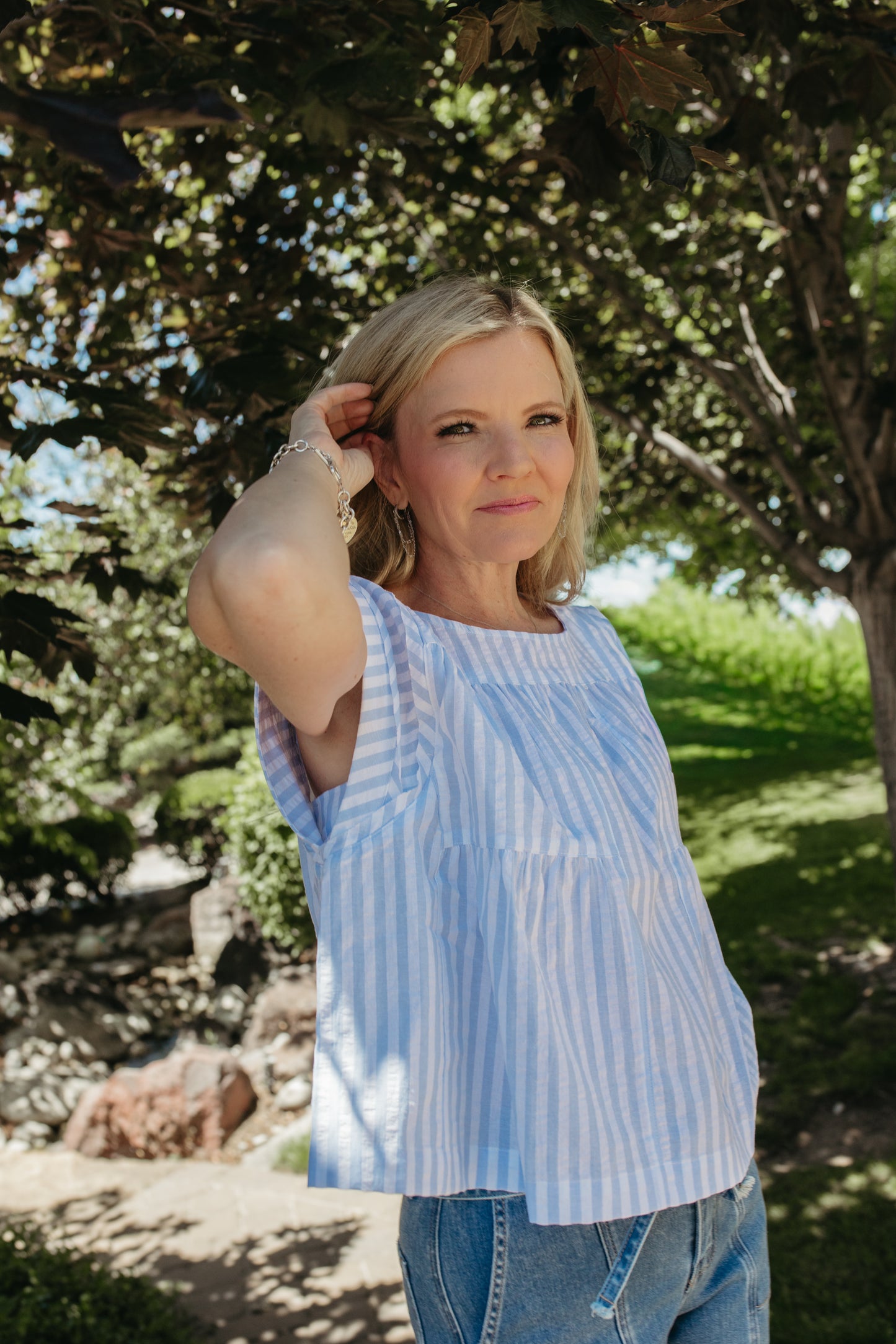 THE JULIANA STRIPE TOP IN BLUE