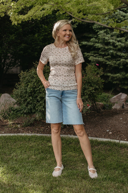 THE ARIELLA FLORAL FITTED TOP IN BLUSH