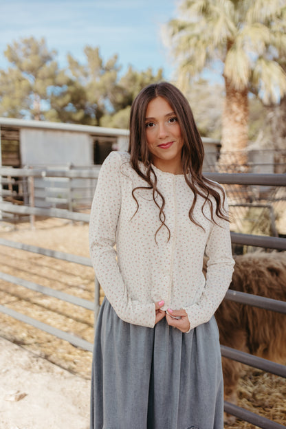 THE FINLEY FLORAL TOP IN CREAM