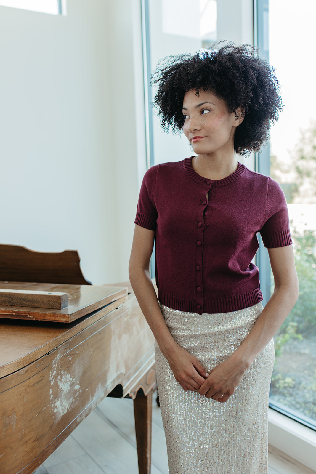 THE AVERY BUTTON DOWN SWEATER IN BURGUNDY