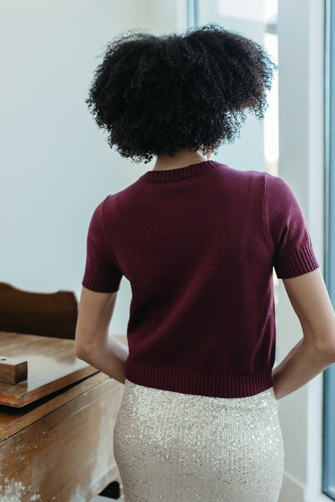 THE AVERY BUTTON DOWN SWEATER IN BURGUNDY