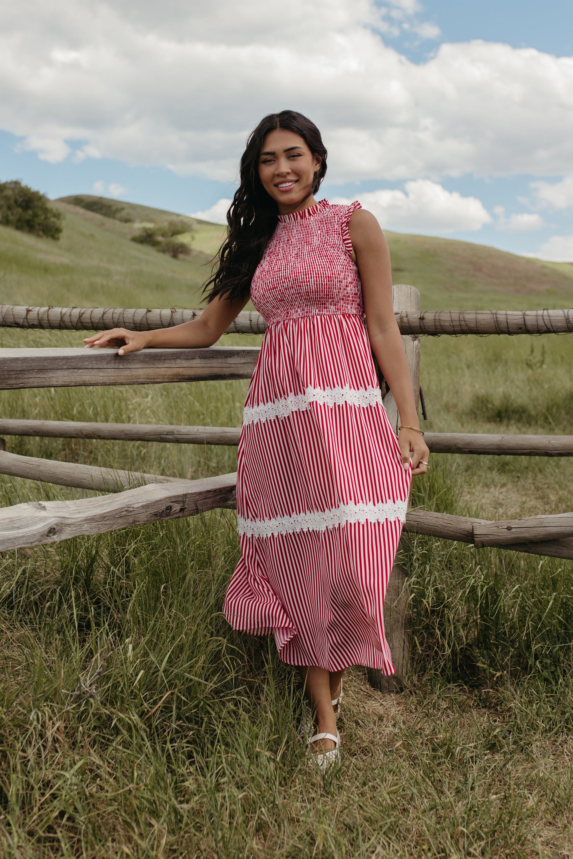 THE HARLOW STRIPED SMOCKED DRESS IN RED – Pink Desert