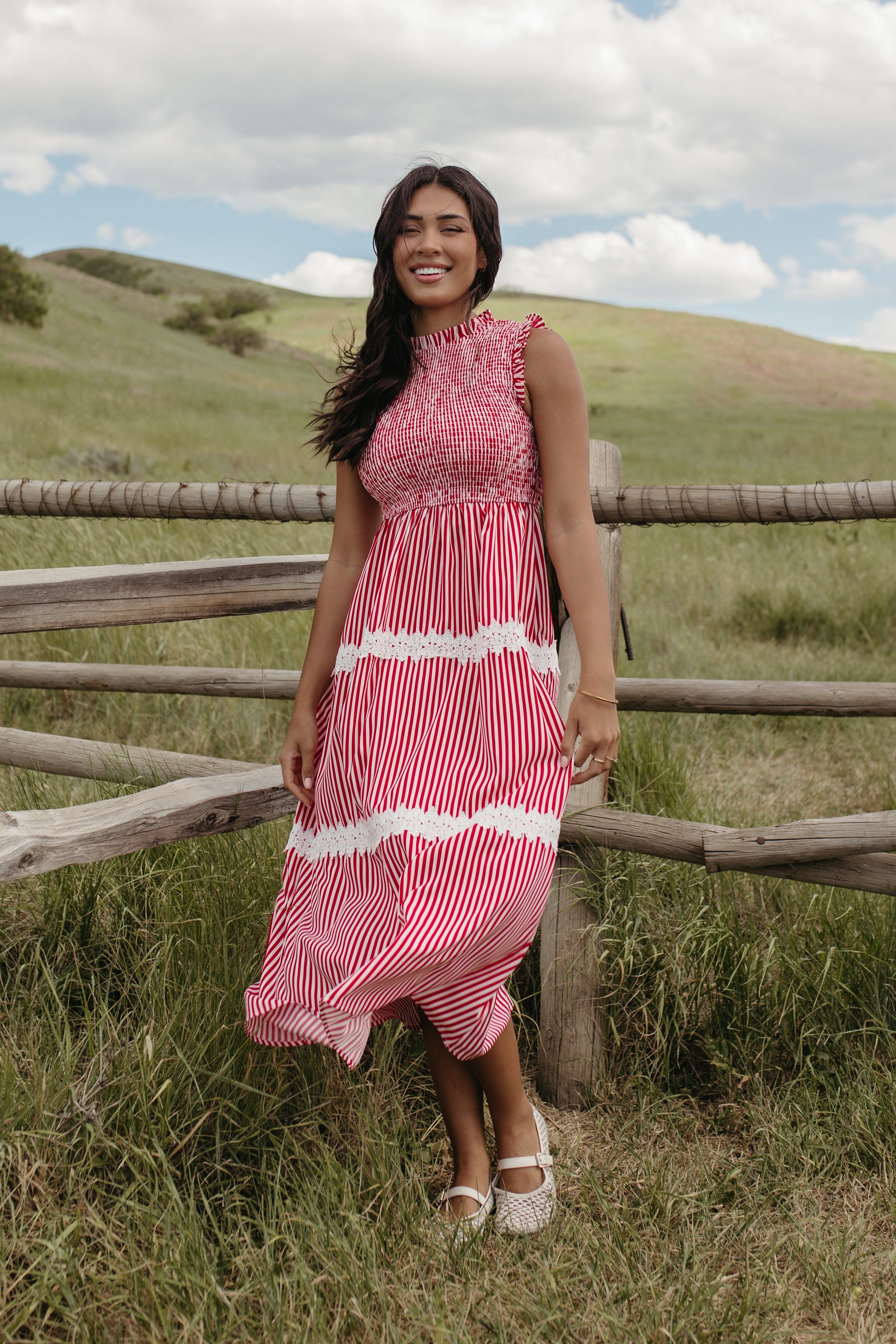 THE HARLOW STRIPED SMOCKED DRESS IN RED – Pink Desert