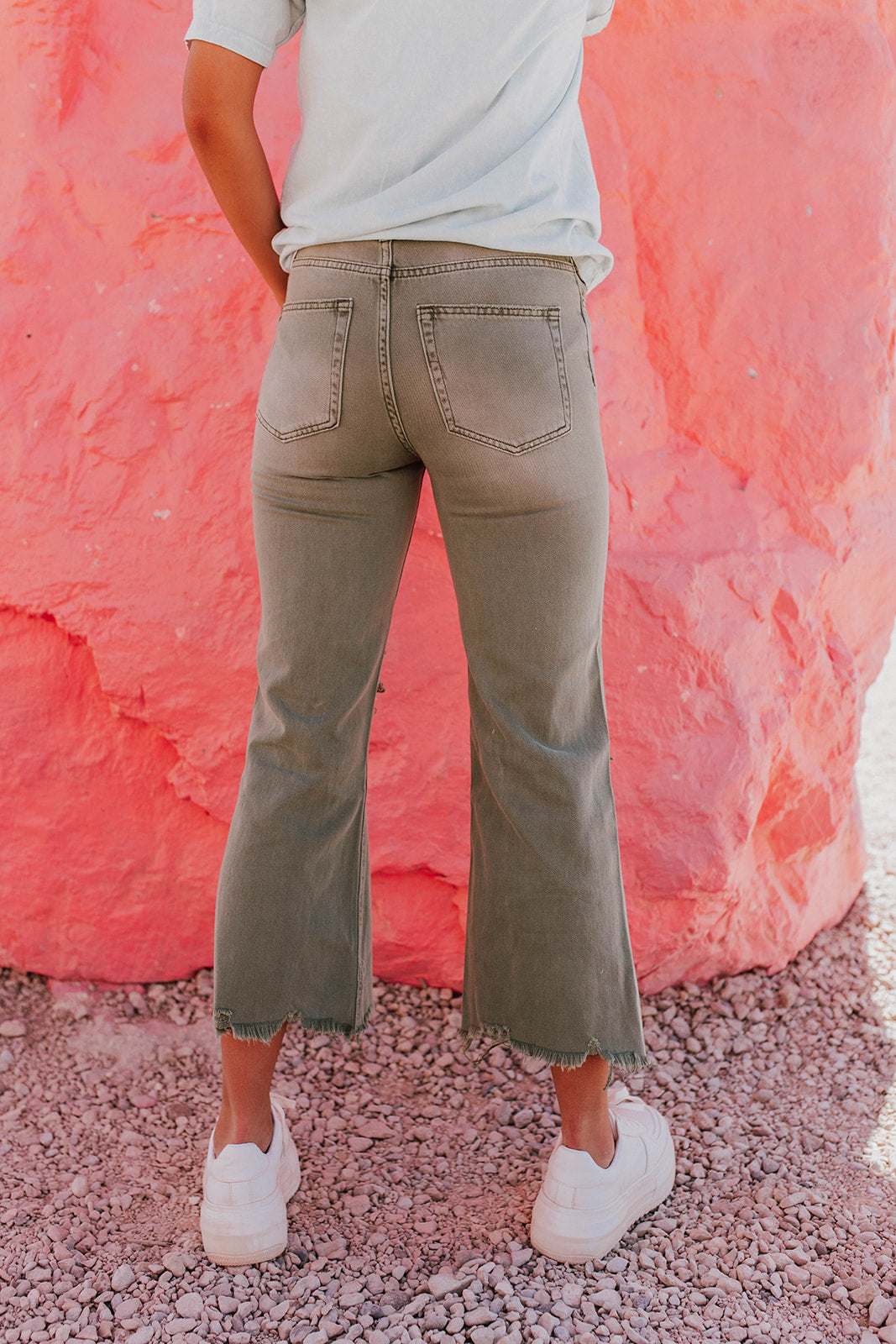 THE 90'S FLARE JEANS IN ARMY GREEN BY VERVET