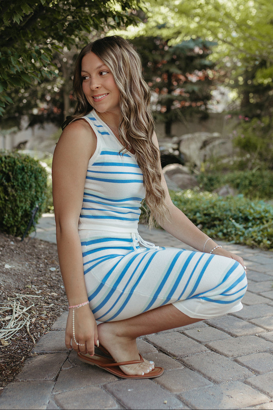 THE EVELINA STRIPED SET IN WHITE/BLUE