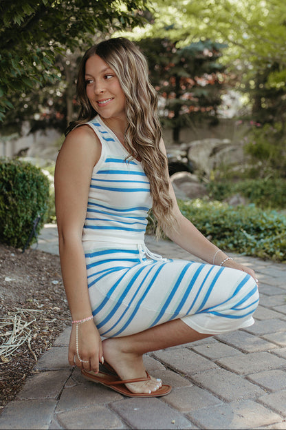 THE EVELINA STRIPED SET IN WHITE/BLUE