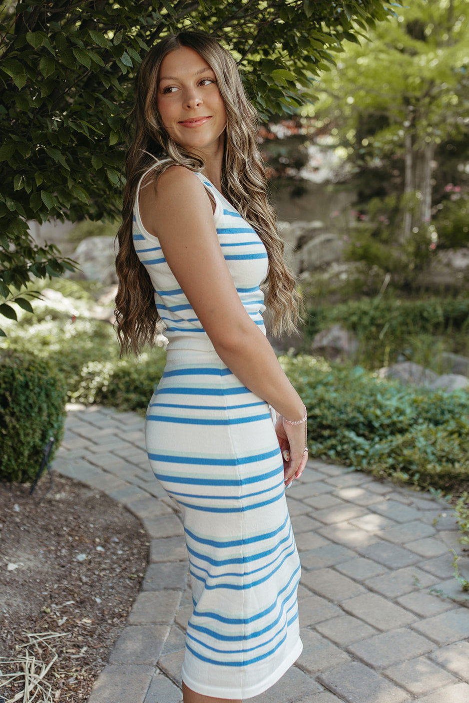 THE EVELINA STRIPED SET IN WHITE/BLUE