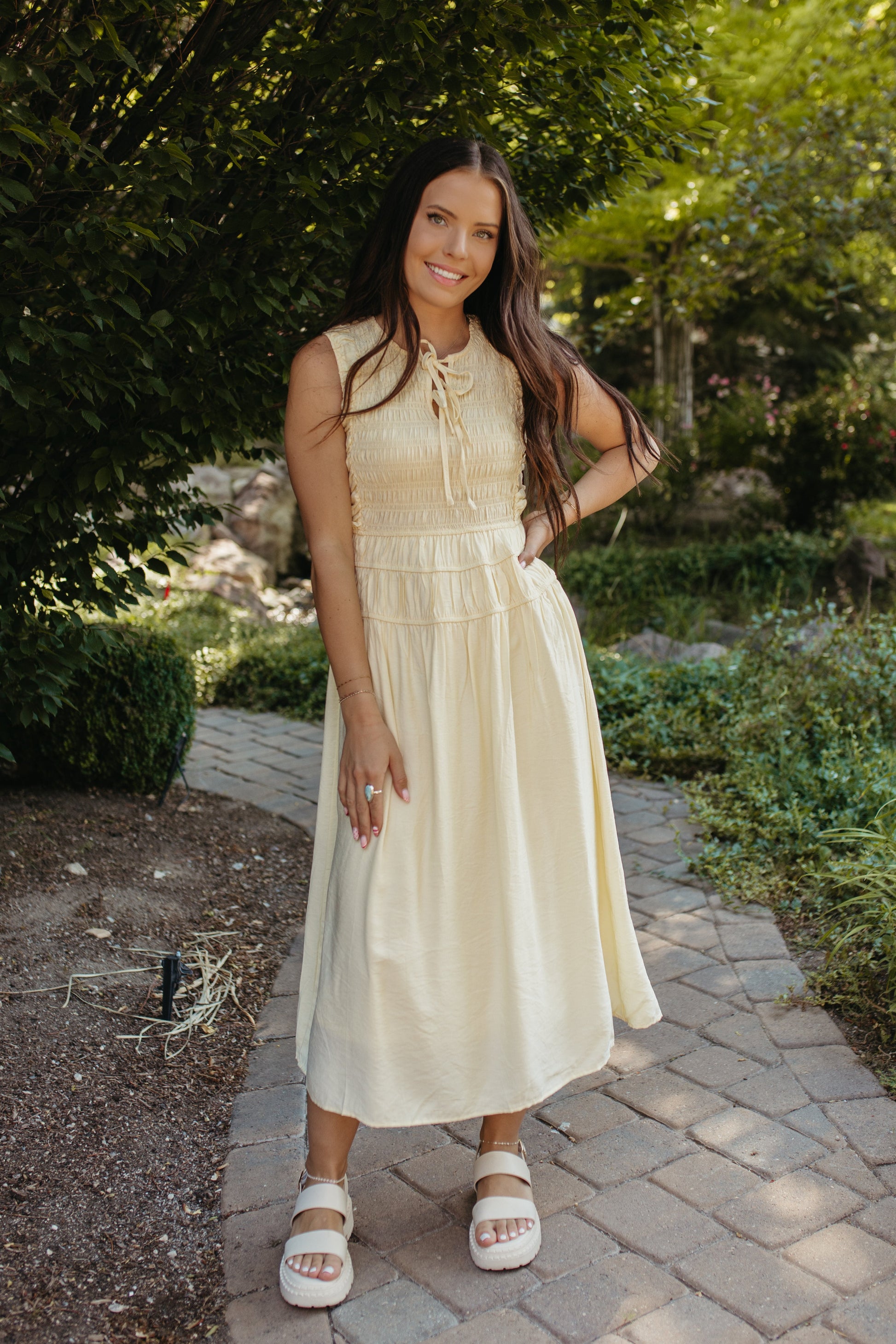 THE ROBIN FRONT TIE SMOCKED DRESS IN YELLOW – Pink Desert