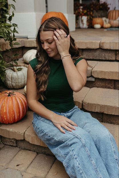 THE KIARA KNIT TOP IN HUNTER GREEN