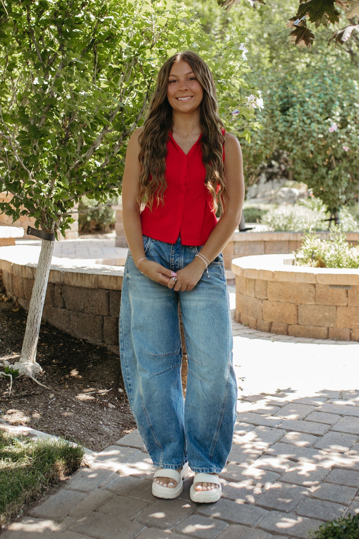 THE ELIZABETH COLLAR NECK TOP IN RED