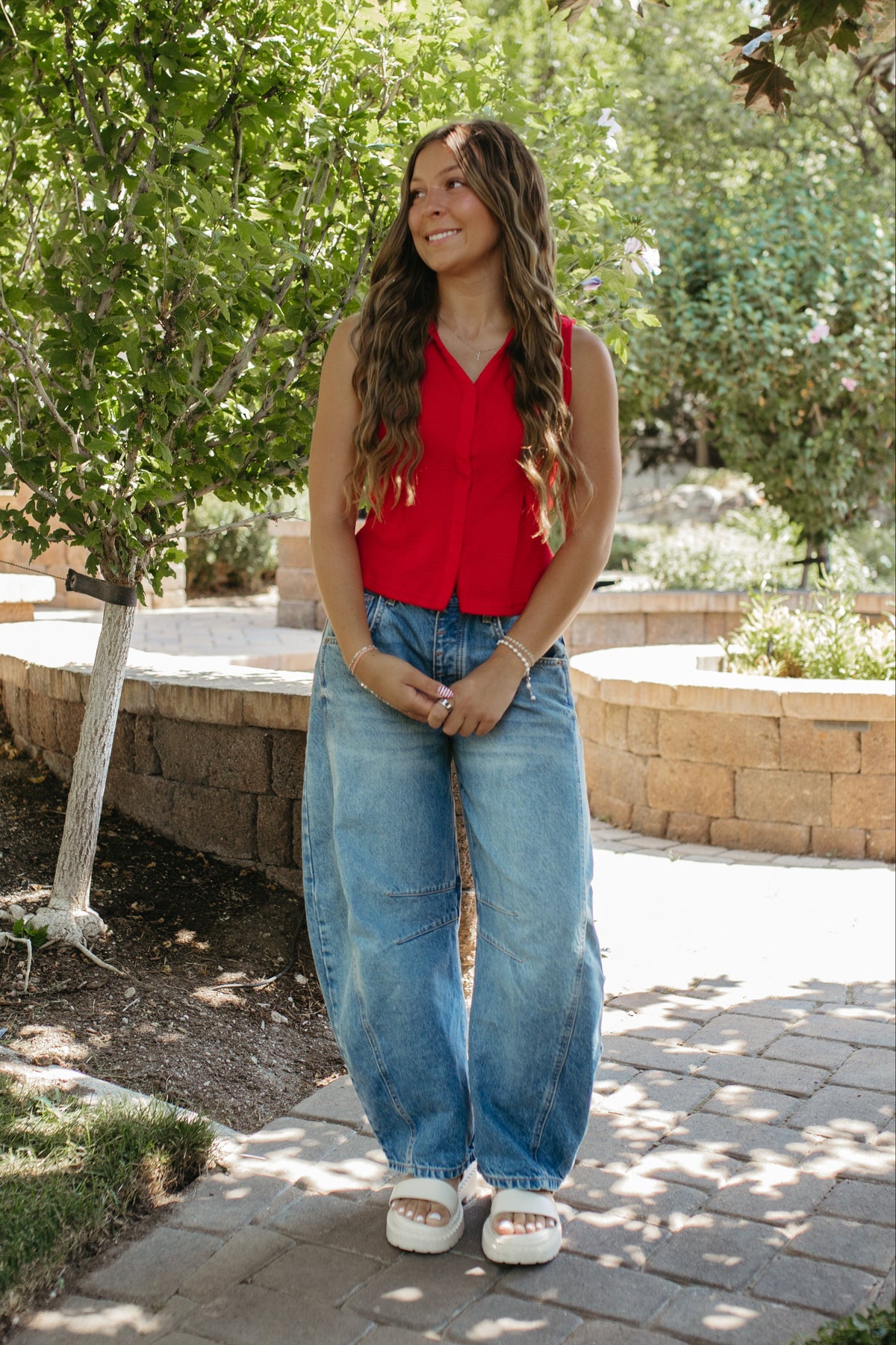 THE ELIZABETH COLLAR NECK TOP IN RED