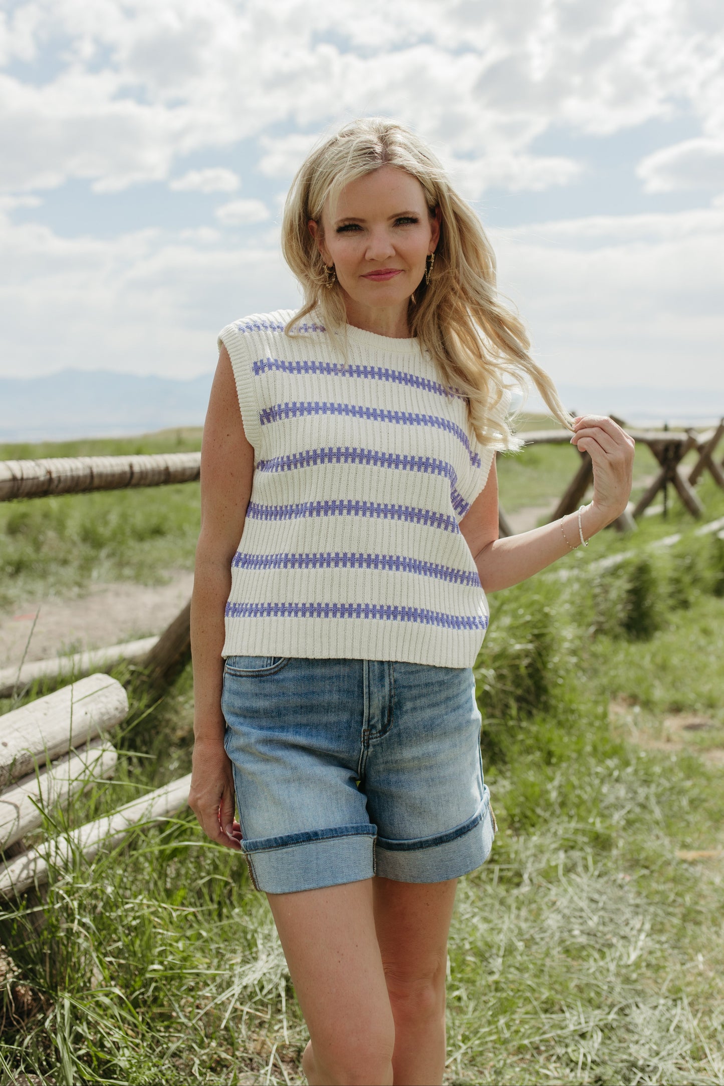 THE RUBY STRIPE TOP IN IVORY/PURPLE