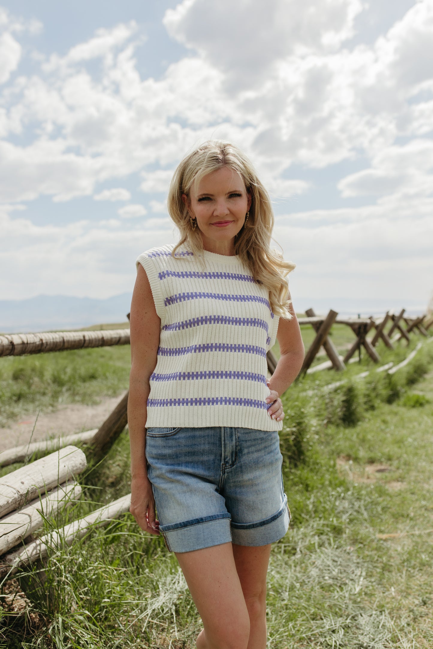 THE RUBY STRIPE TOP IN IVORY/PURPLE