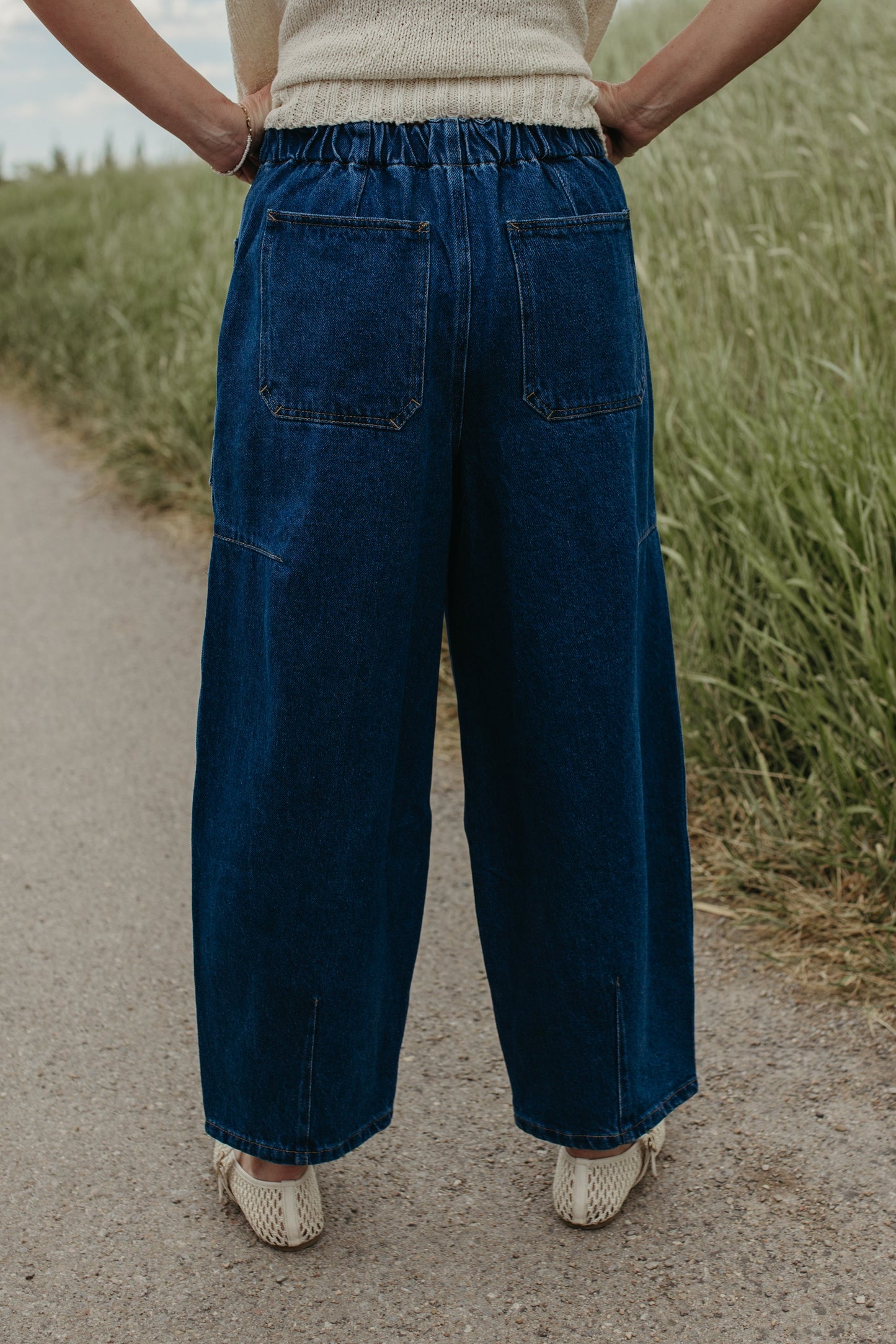 THE ZAYLEE WIDE LEG PANTS IN BLUE