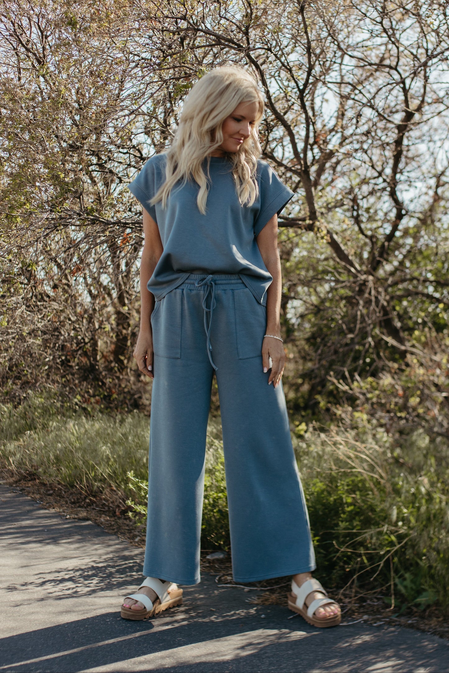 THE GENEVIEVE MINERAL WASHED TOP IN BLUE
