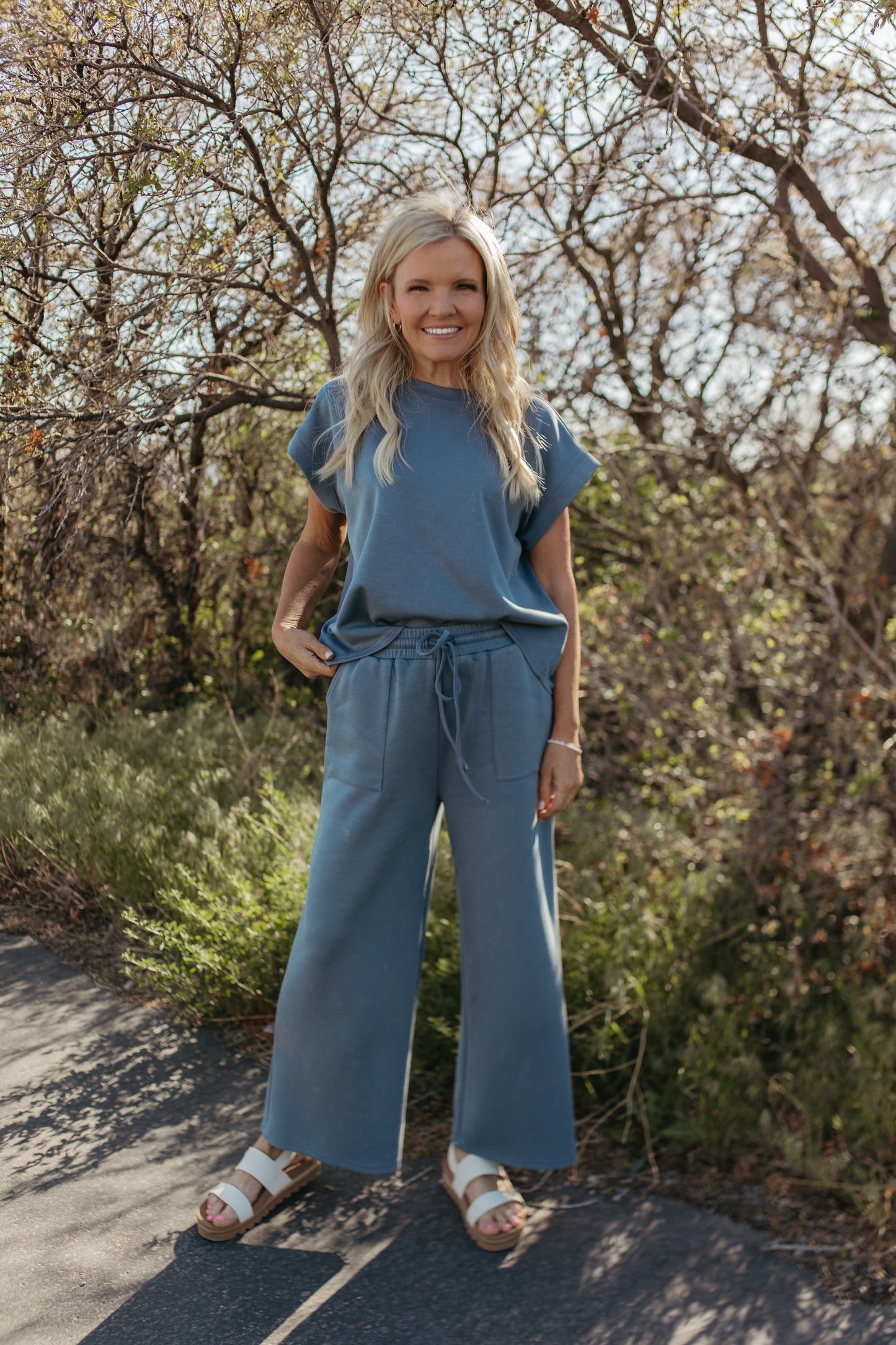 THE GENEVIEVE MINERAL WASHED TOP IN BLUE