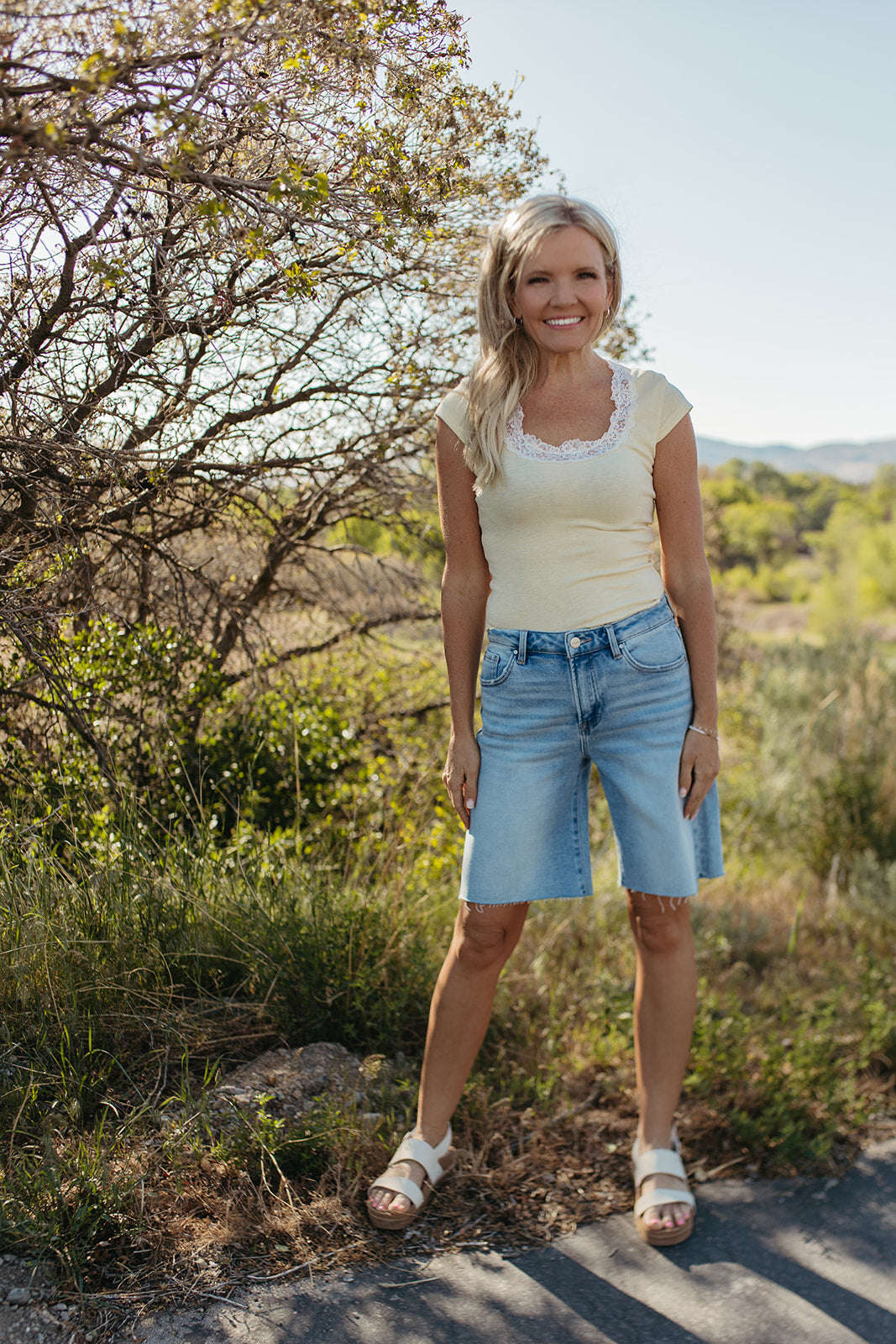 THE EVERLY LACE TEE IN YELLOW