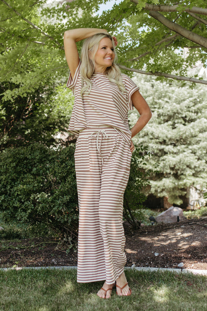 THE TAYLEE STRIPED RIBBED SET IN CREAM/BROWN
