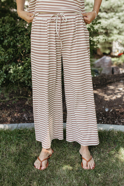THE TAYLEE STRIPED RIBBED SET IN CREAM/BROWN