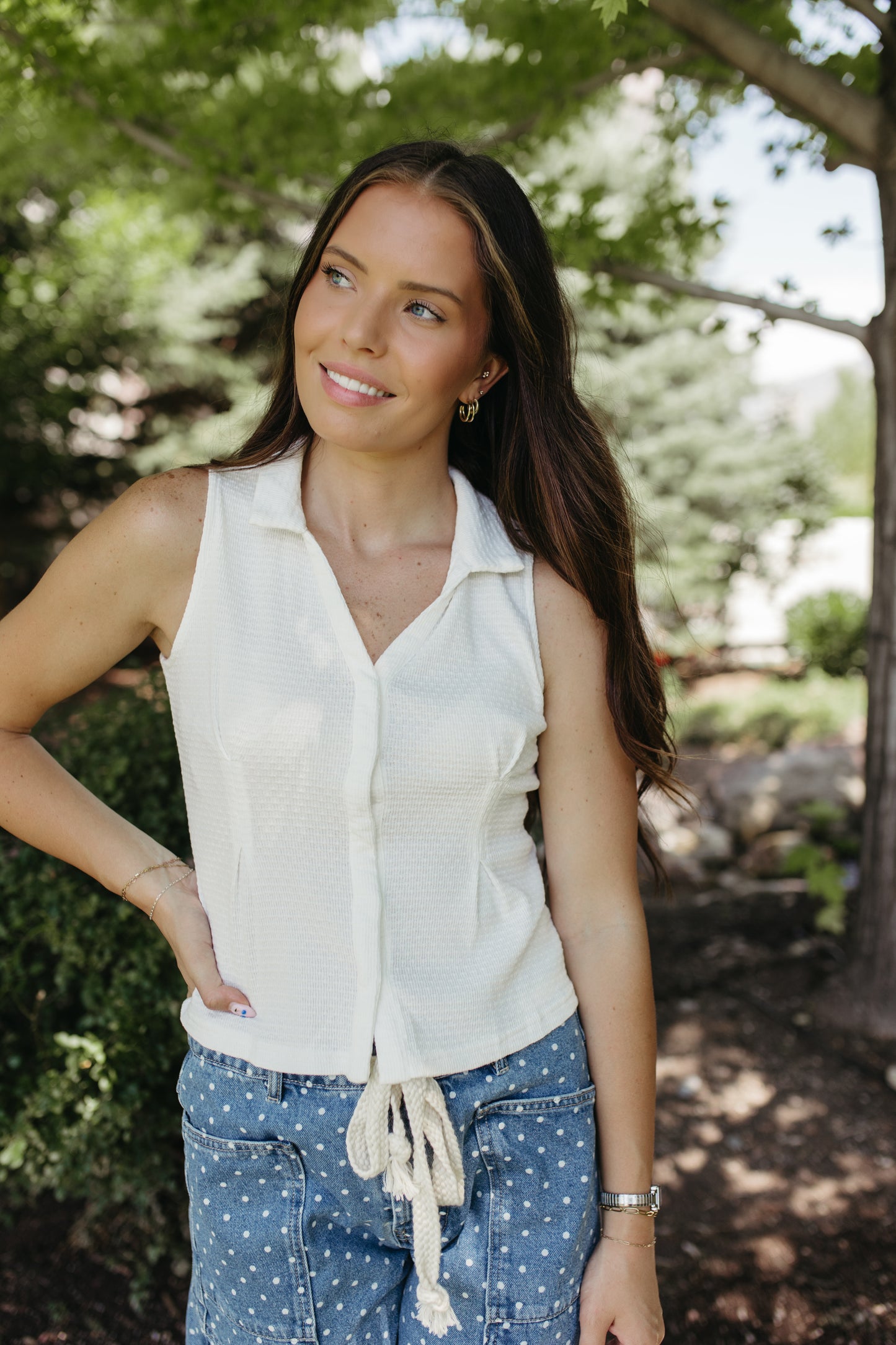 THE ELIZABETH COLLAR NECK TOP IN IVORY