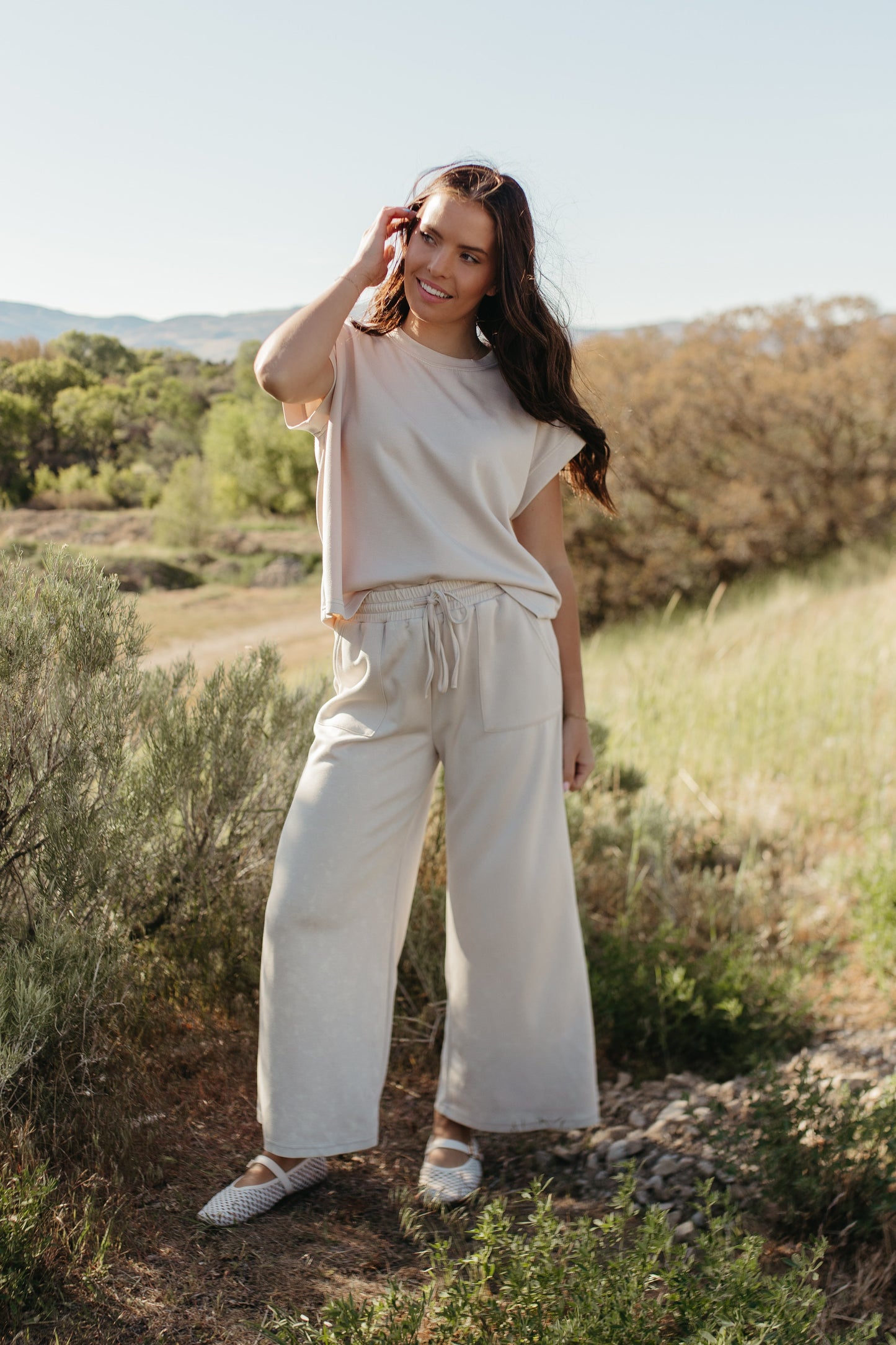 THE GENEVIEVE MINERAL WASHED TOP IN CREAM