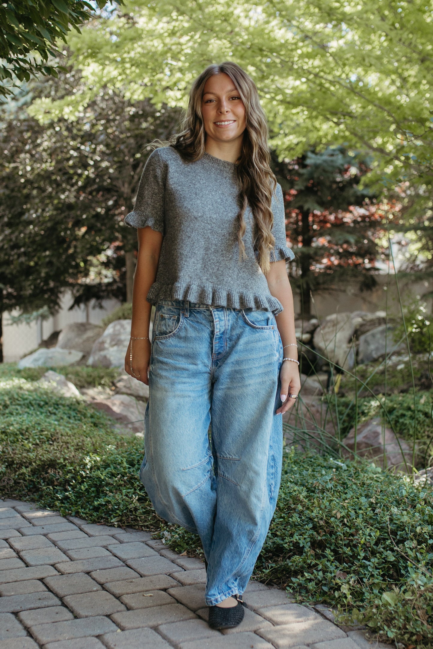 THE CAMERON RUFFLE KNIT TEE IN HEATHER GREY
