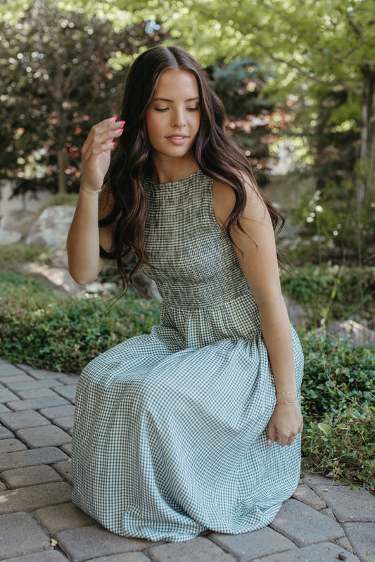 THE PARKER GINGHAM TIERED SLEEVELESS DRESS IN HUNTER GREEN
