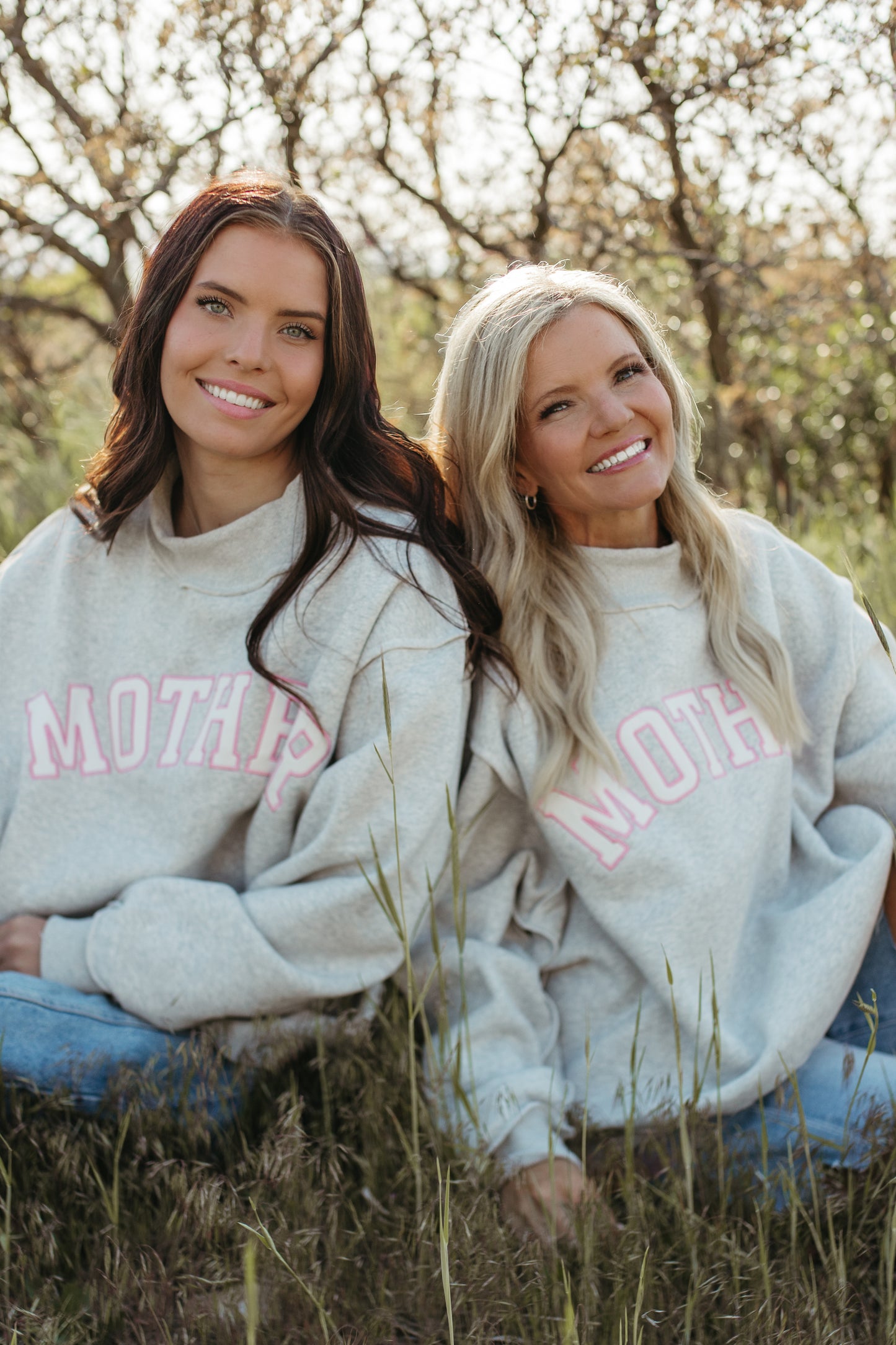 THE MOTHER MOCK NECK IN GREY AND PINK