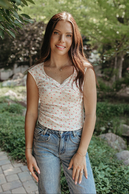 THE INAYA FLORAL TOP IN WHITE
