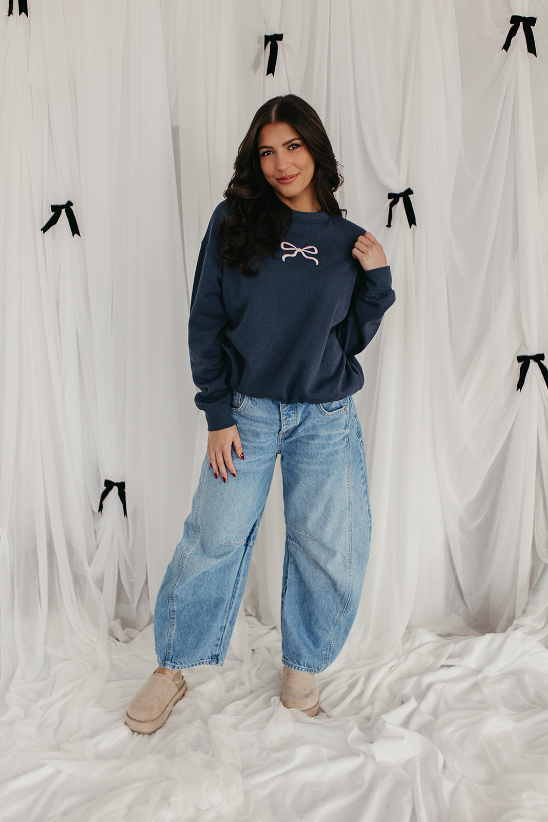 THE MILEY BOW EMBROIDERED SWEATSHIRT IN INDIGO