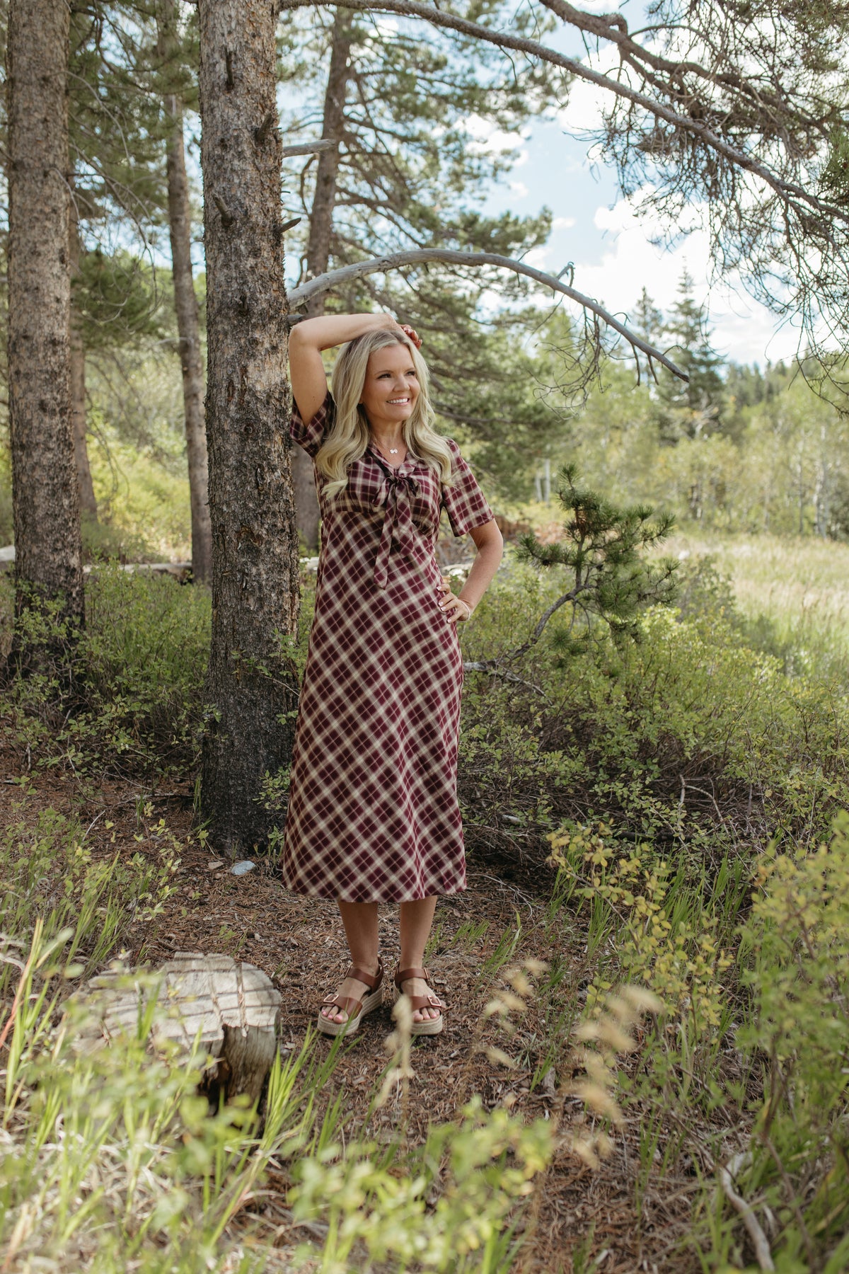 THE IVY PLAID MIDI V-NECK DRESS IN BURGUNDY