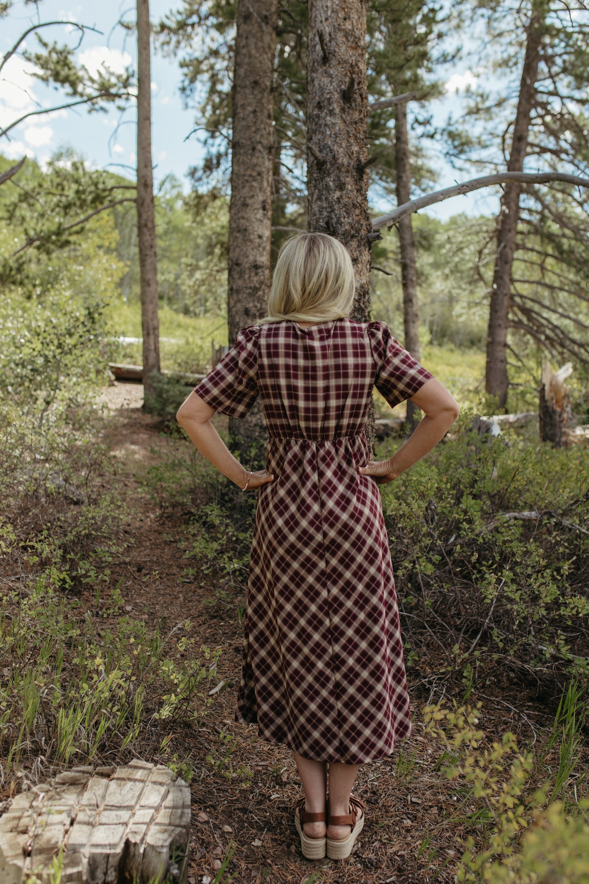 THE IVY PLAID MIDI V-NECK DRESS IN BURGUNDY