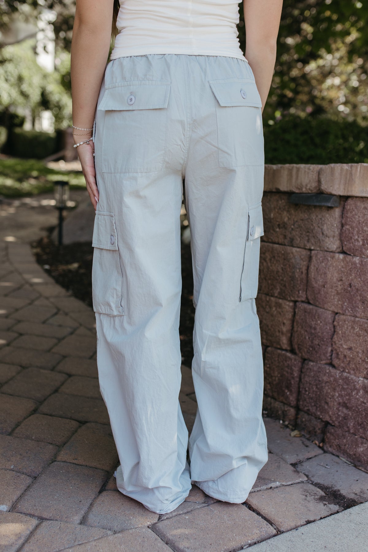 THE ELAINE LOW RISE CARGO PANTS IN GRAY