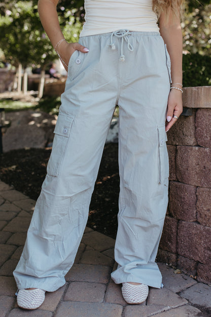 THE ELAINE LOW RISE CARGO PANTS IN GRAY
