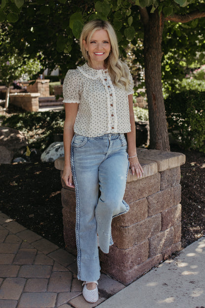 THE MIRANDA FLORAL PUFF SLEEVE RUFFLED BLOUSE IN TAUPE
