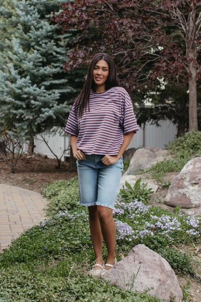 THE EVELYN OVERSIZED STRIPE TEE IN VIOLET/BROWN