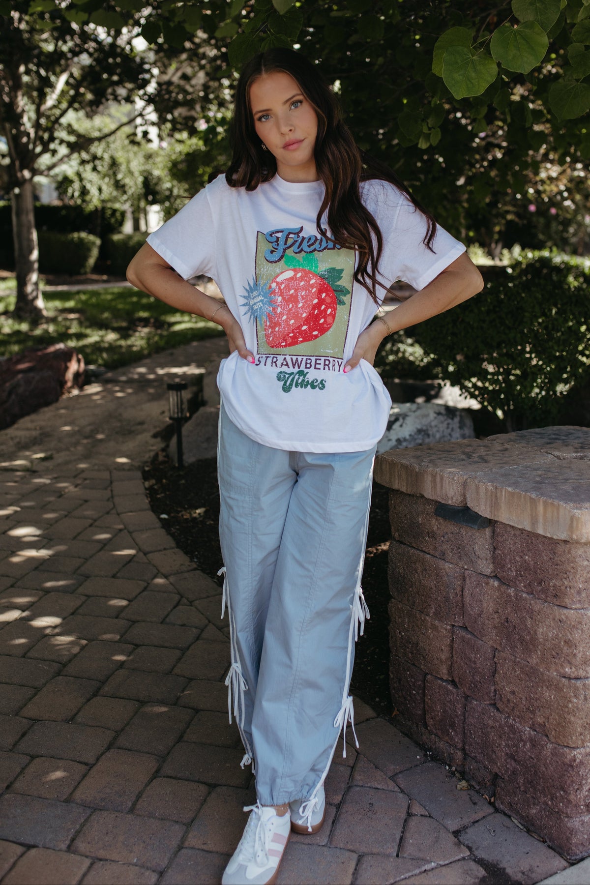 THE EDITH PRINTED OVERSIZED TEE IN WHITE