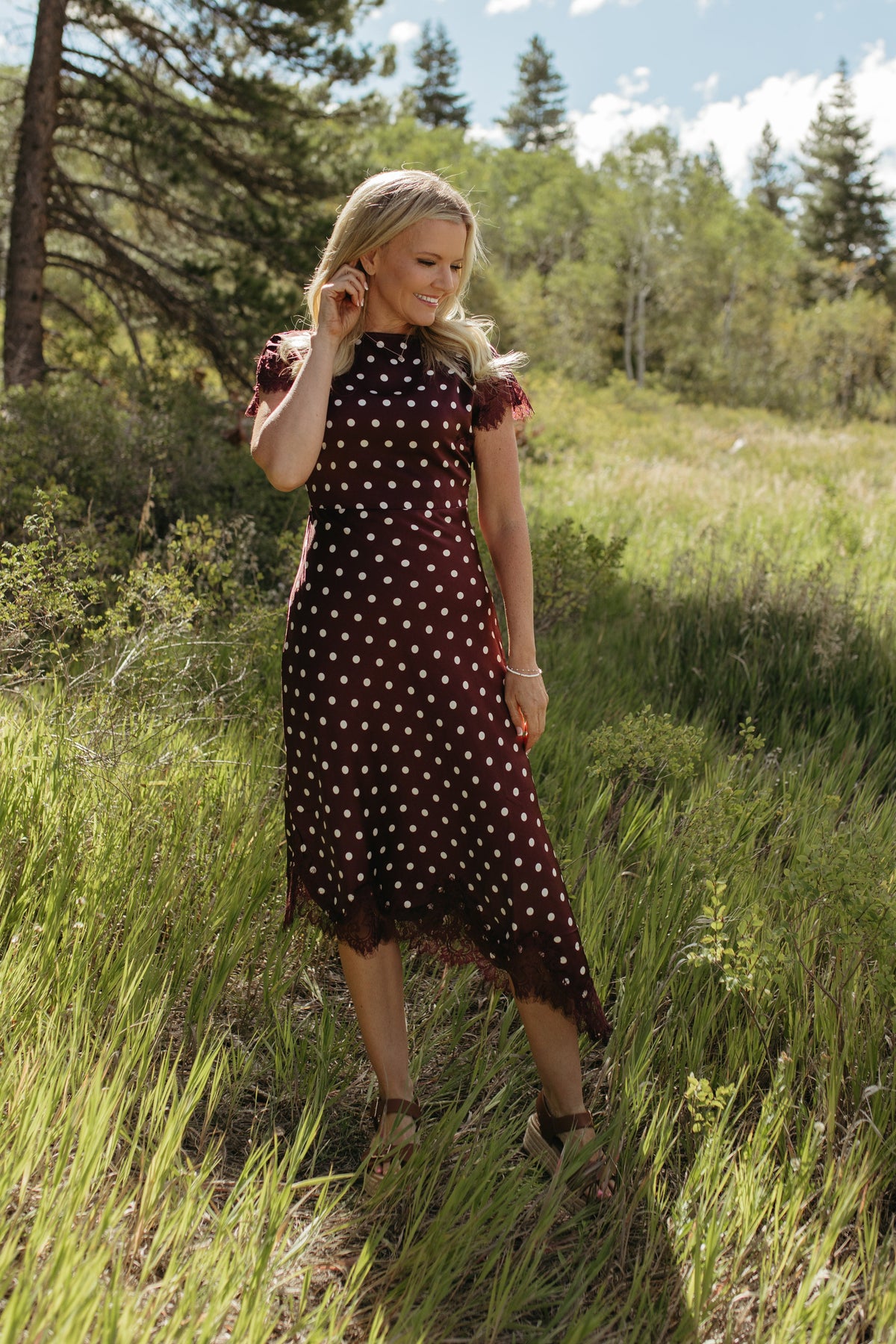 THE PRISCILLA POLKA DOT MIDI SHORT SLEEVE DRESS IN BURGUNDY