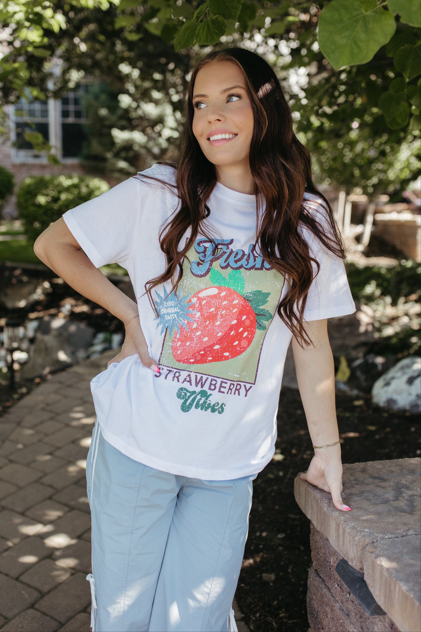 THE EDITH PRINTED OVERSIZED TEE IN WHITE