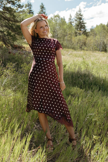 THE PRISCILLA POLKA DOT MIDI SHORT SLEEVE DRESS IN BURGUNDY