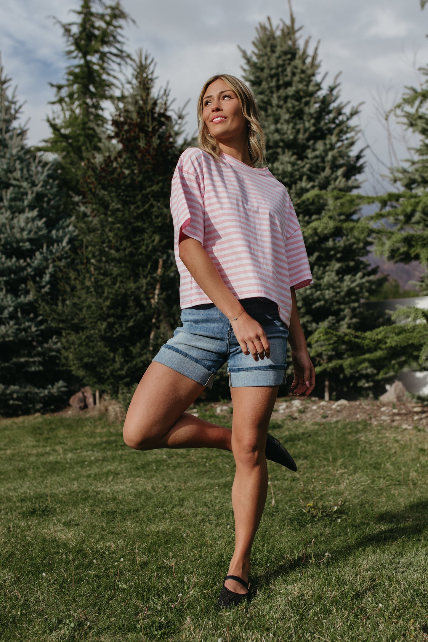 THE EVELYN OVERSIZED STRIPE TEE IN PINK/WHITE