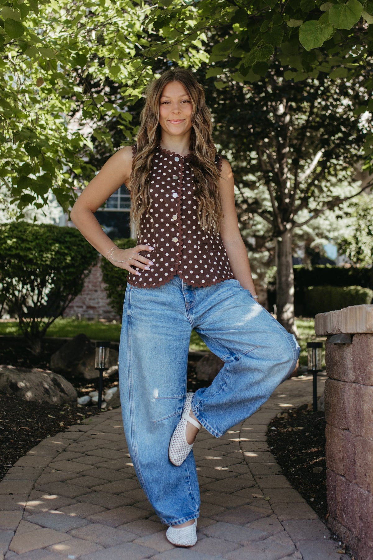 THE FIONA POLKA DOT VEST IN BROWN