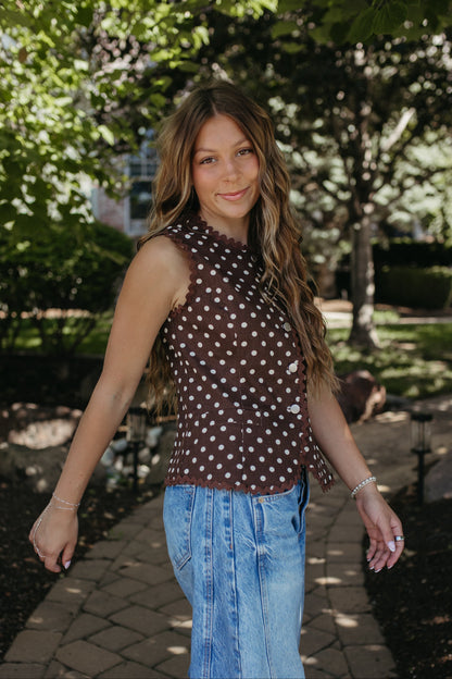 THE FIONA POLKA DOT VEST IN BROWN