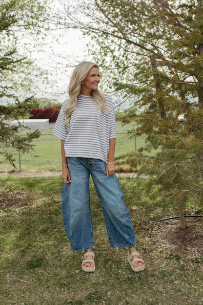THE EVELYN OVERSIZED STRIPE TEE IN GREY/WHITE