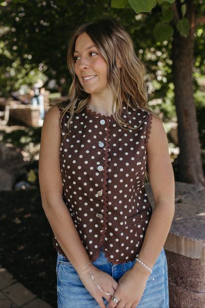 THE FIONA POLKA DOT VEST IN BROWN