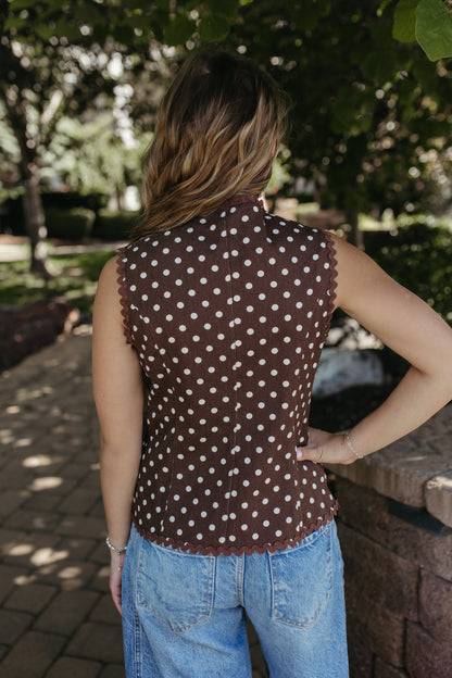 THE FIONA POLKA DOT VEST IN BROWN