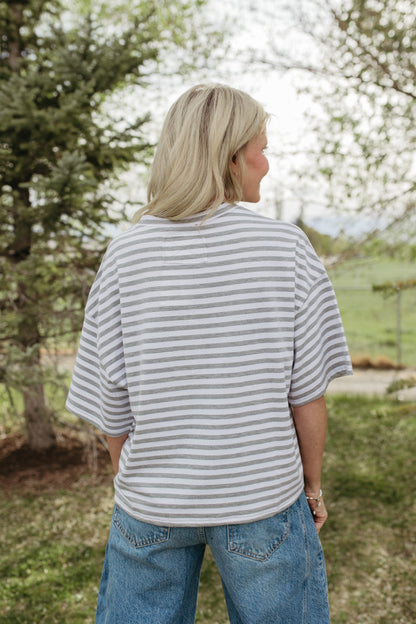 THE EVELYN OVERSIZED STRIPE TEE IN GREY/WHITE