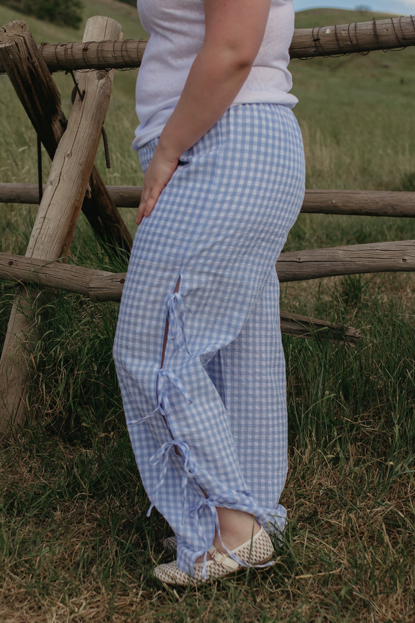 THE BRINLEY BOW PANTS IN BLUE