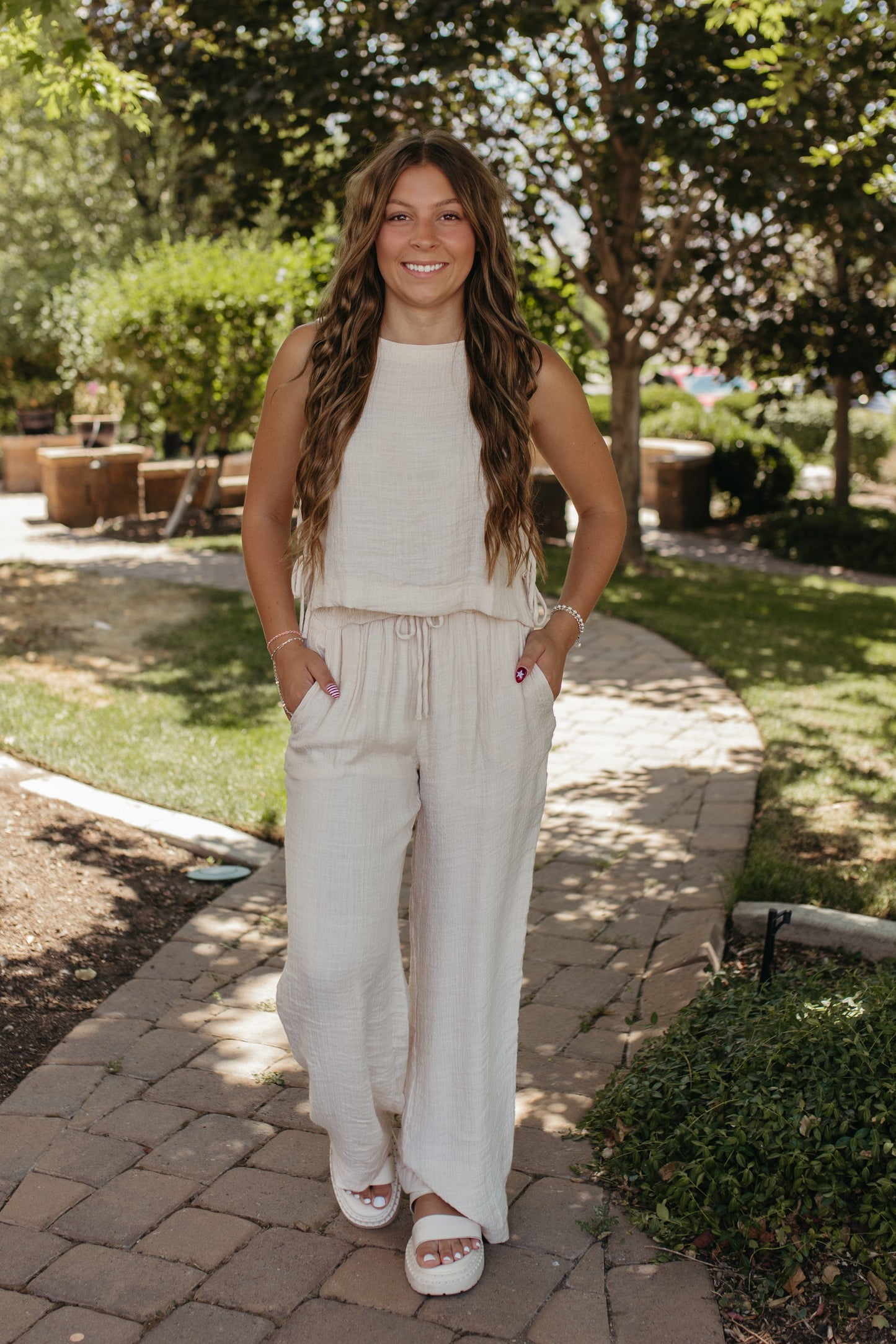 THE COLETTE LINEN PANTS IN OATMEAL