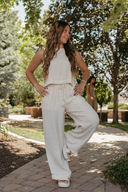 THE COLETTE LINEN PANTS IN OATMEAL